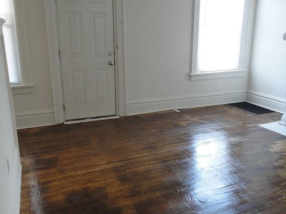 4th image of 2488 Indianola Ave #2488