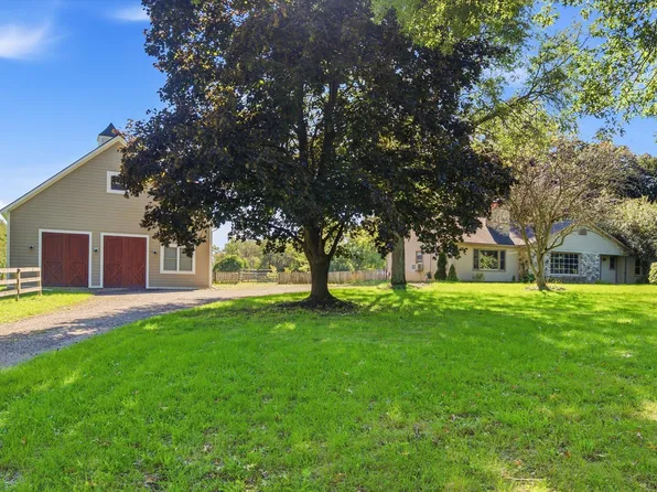 2785 Pearson Rd, Milford, MI 48380