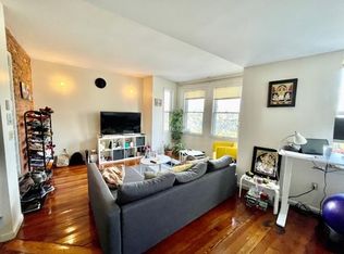 492 Commercial St APT 3F, Boston, MA 02109