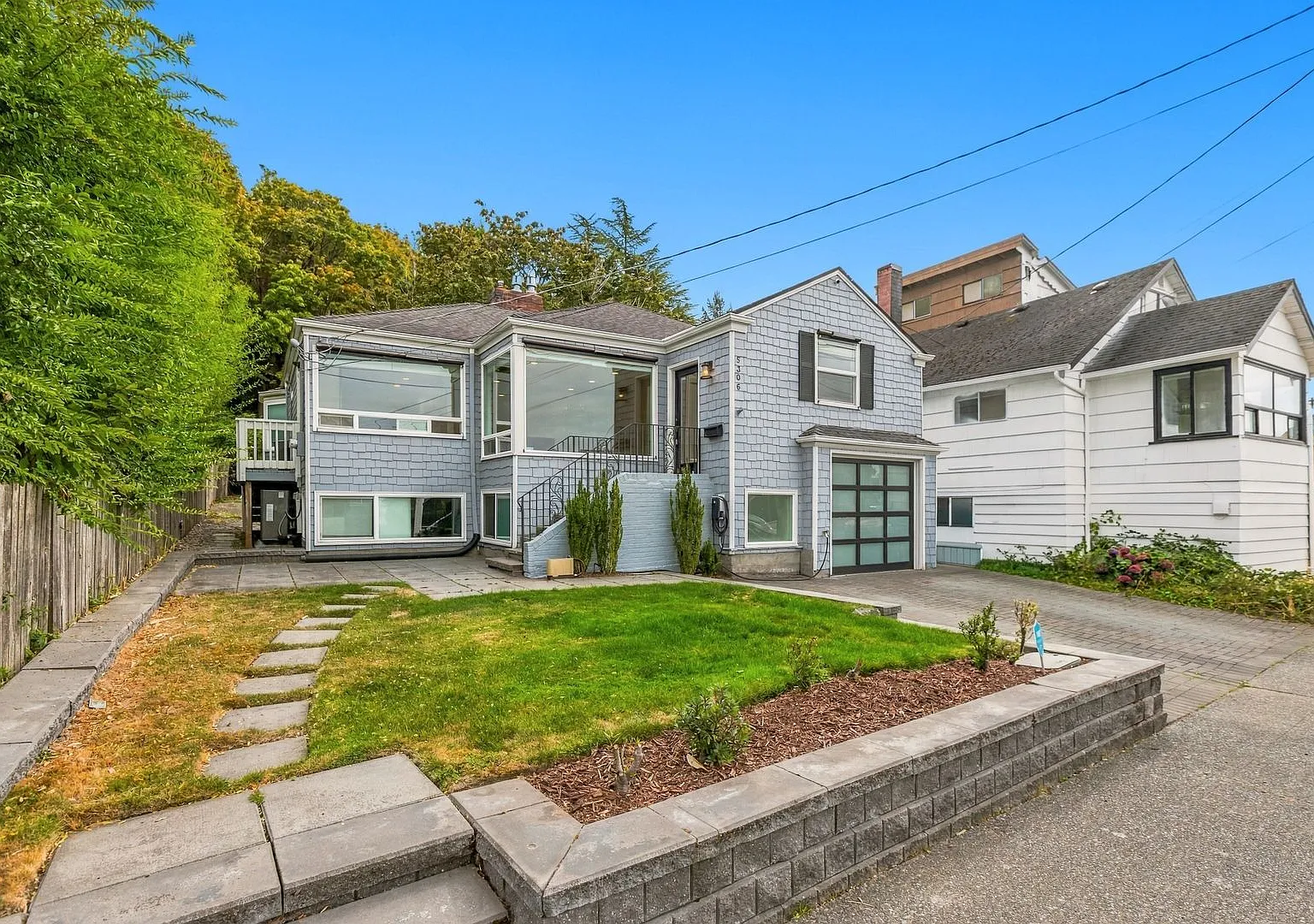 4Bd/1.75Ba Seattle Home — Photo 3