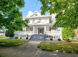 303 S 3rd St, Watseka, IL 60970