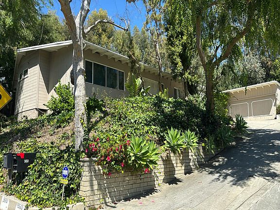 3rd image of 970 N Bundy Dr