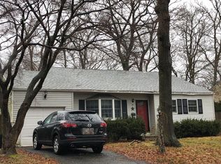 42 Foxwood Dr E #A-K, Huntington Station, NY 11746