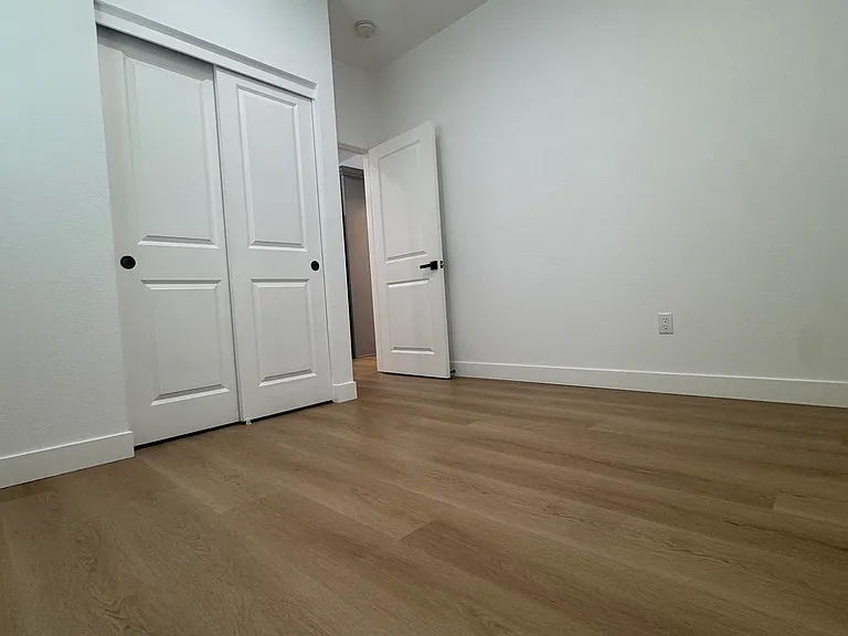 215 W Nevada St #C — Photo 5