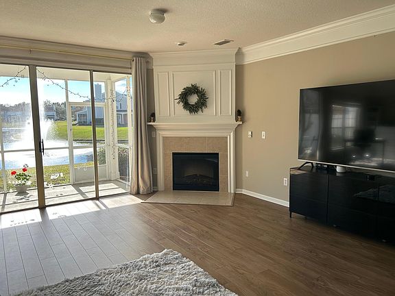 4th image of 11012 E Castlemain Cir