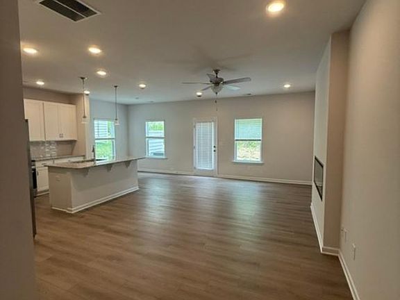 4th image of 2340 Ravencliff Dr