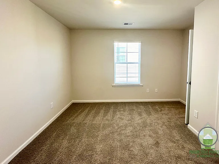 26 English Ct — Photo 11