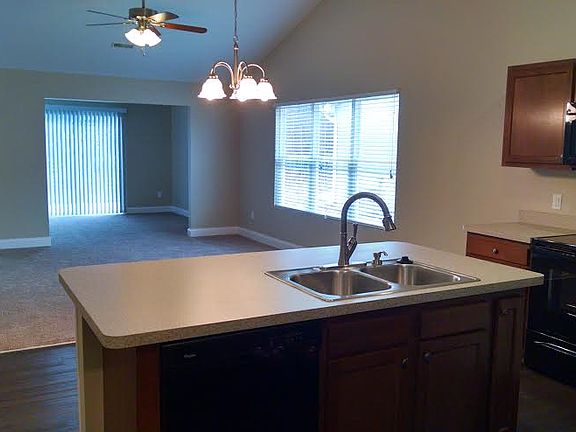 3rd image of 10621 River Oak Dr