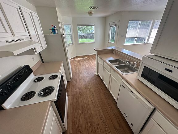 2nd image of 119 Cedargrove
