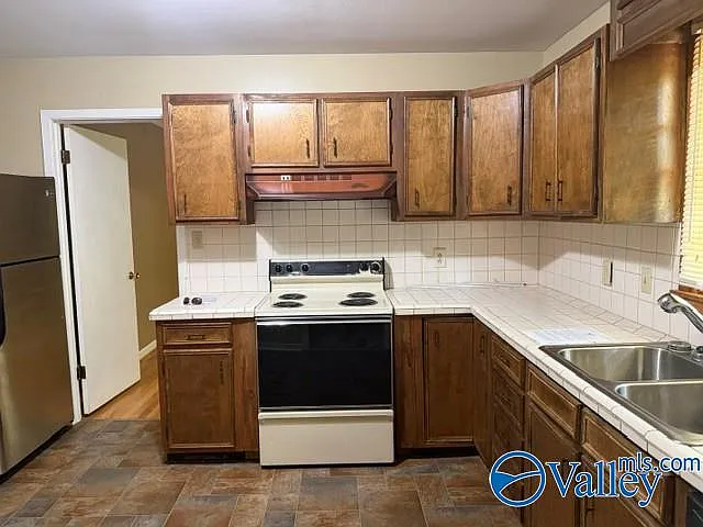 3 bed, 2.5 bath, 1711 sqft, $1,950 — Photo 4