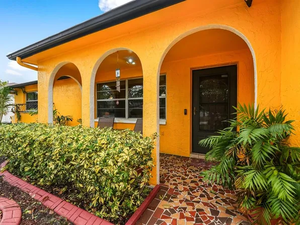 3434 Madison St, Holiday, FL 34690