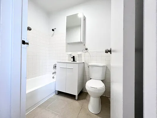 Rented by EastMount Realty LLC | media 32