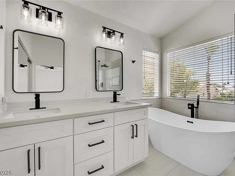 2560 Sundew Ave — Photo 15