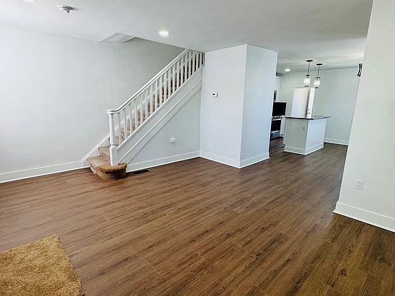 4th image of 485 Robbins St