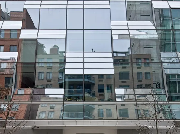 166 Perry Street image 1 of 8