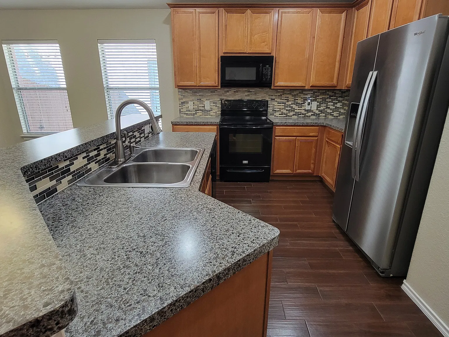 4 bed, 1773 sqft, $2,295 — Photo 3