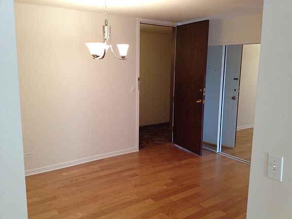 4th image of 1501 Darien Lake Dr APT 304