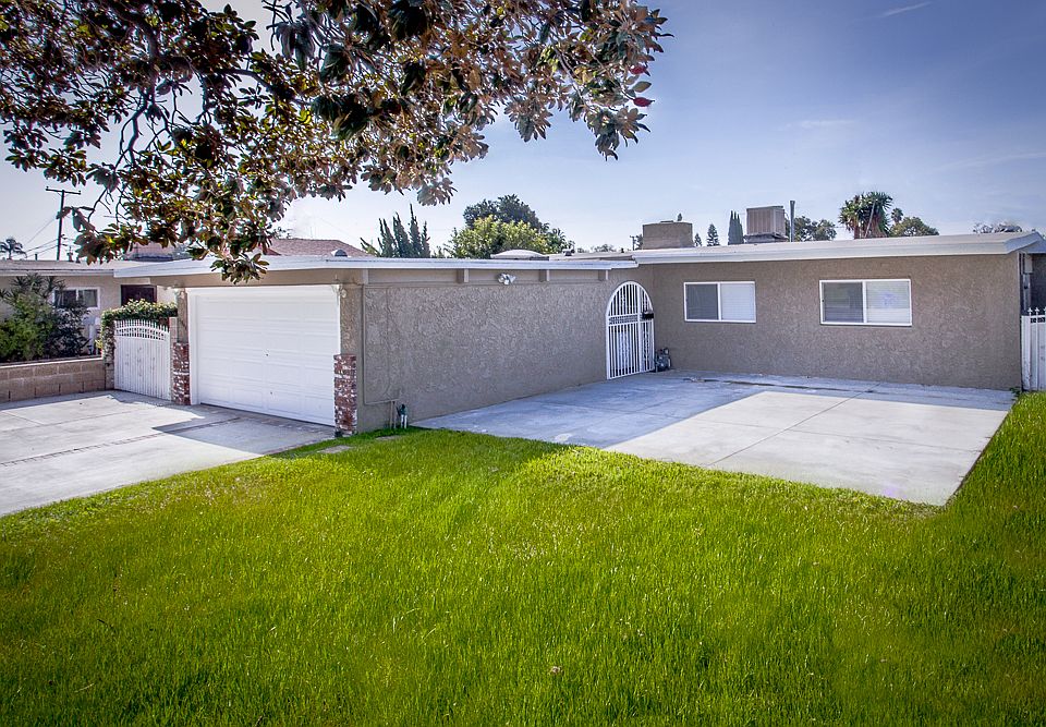 1st image of 13944 Oval Dr