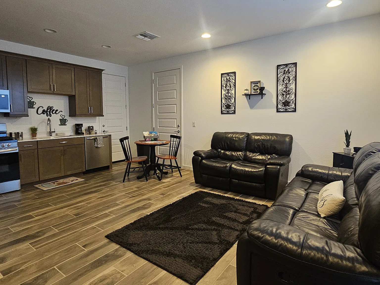 15783 W Superior Ave — Photo 2