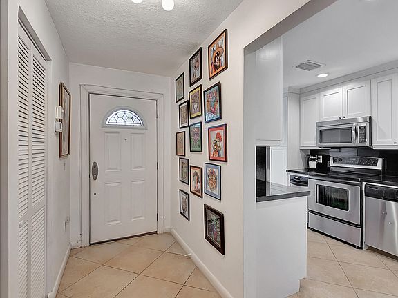 3rd image of 42 Stratford Lane #E