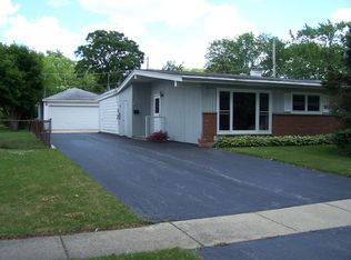 4004 Raven Ln, Rolling Meadows, IL 60008