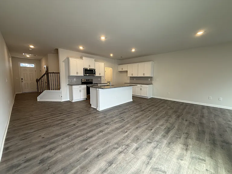 1475 Amberview Ln — Photo 13