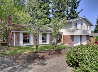 6879 83rd Ave SE, Mercer Island, WA 98040
