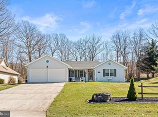 6839 Fairway Dr E, Fayetteville, PA 17222