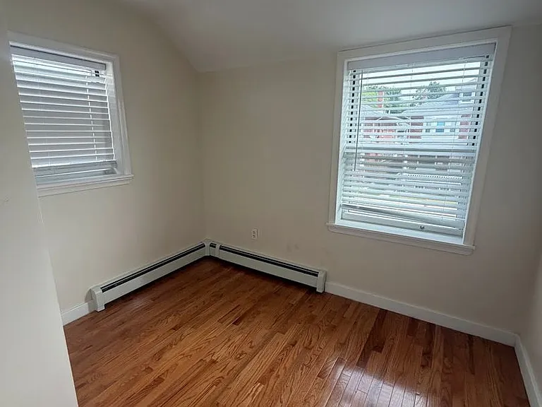 1502 Luzerne St — Photo 13