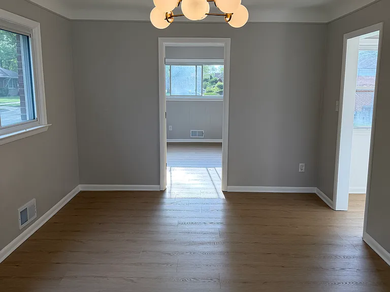 21830 Kipling Ave — Photo 8