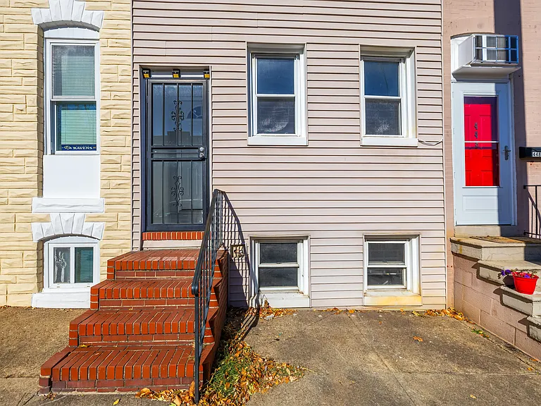 450 W 23rd St — Photo 2