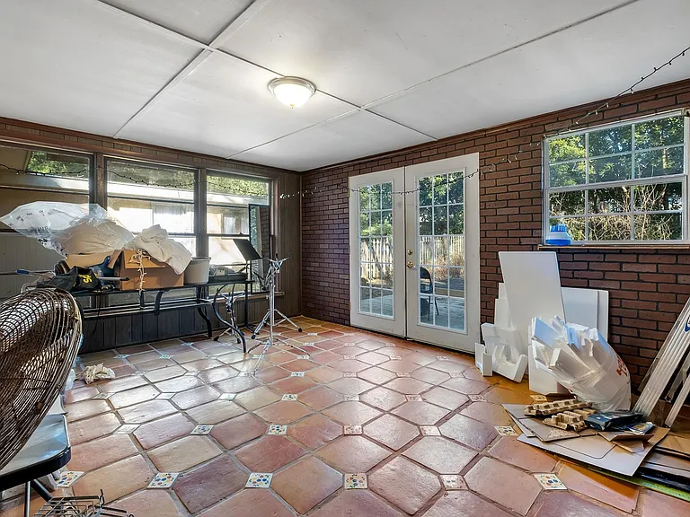 1902 Sunset Ln — Photo 22