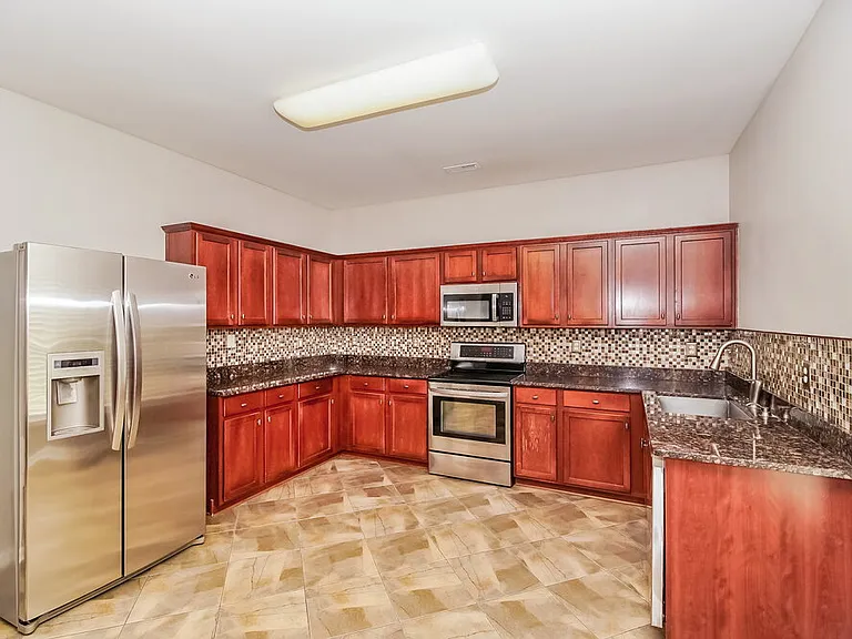 1415 Ladora Dr — Photo 9