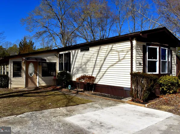 800 College Dr #76, Vineland, NJ 08360