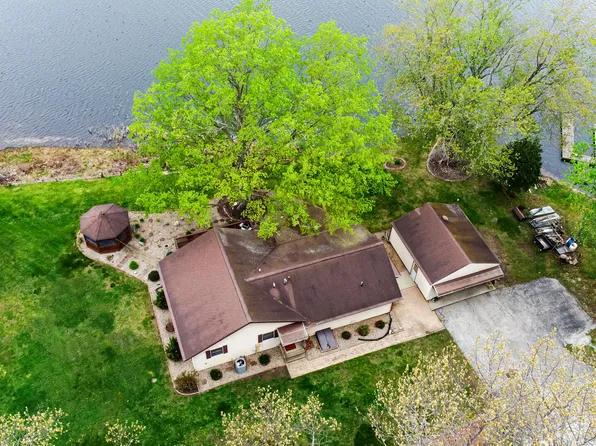 1588 W Severs Rd, La Porte, IN 46350