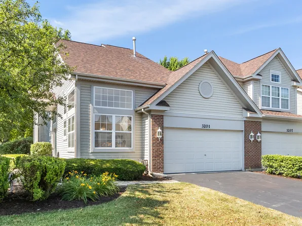 3201 Raphael Ct, St Charles, IL 60175