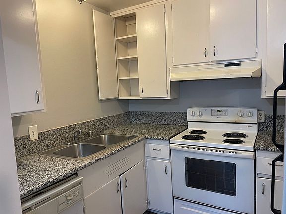 5th image of 4621 El Camino Ave #4621-2