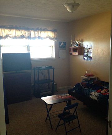 3rd image of 1610 Fargo Ave