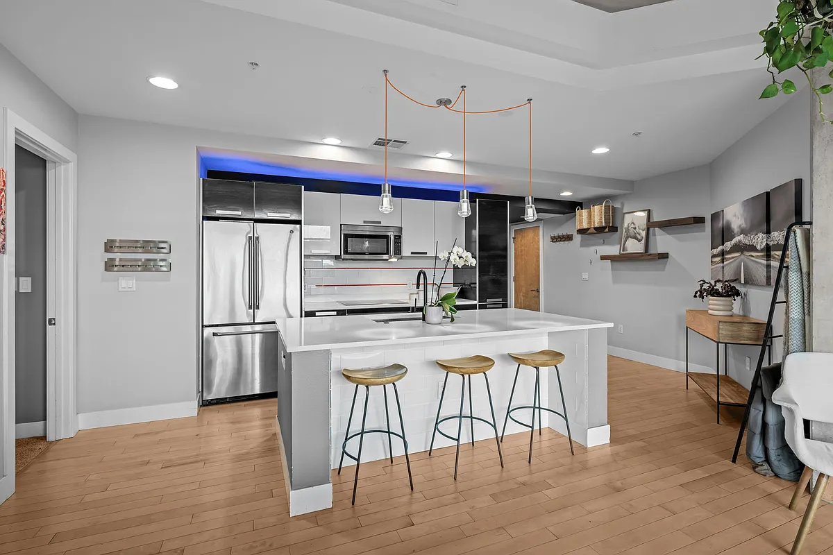 Building Photo - 2200 W 29th Ave #308