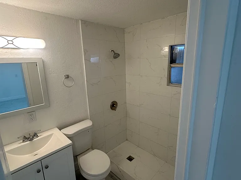 515 NW 60th Ct #3 — Photo 17
