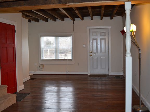 3rd image of 226 Franklin St