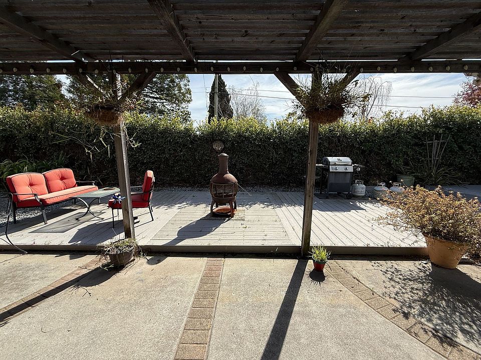 1st image of 614 Calle Cuesta