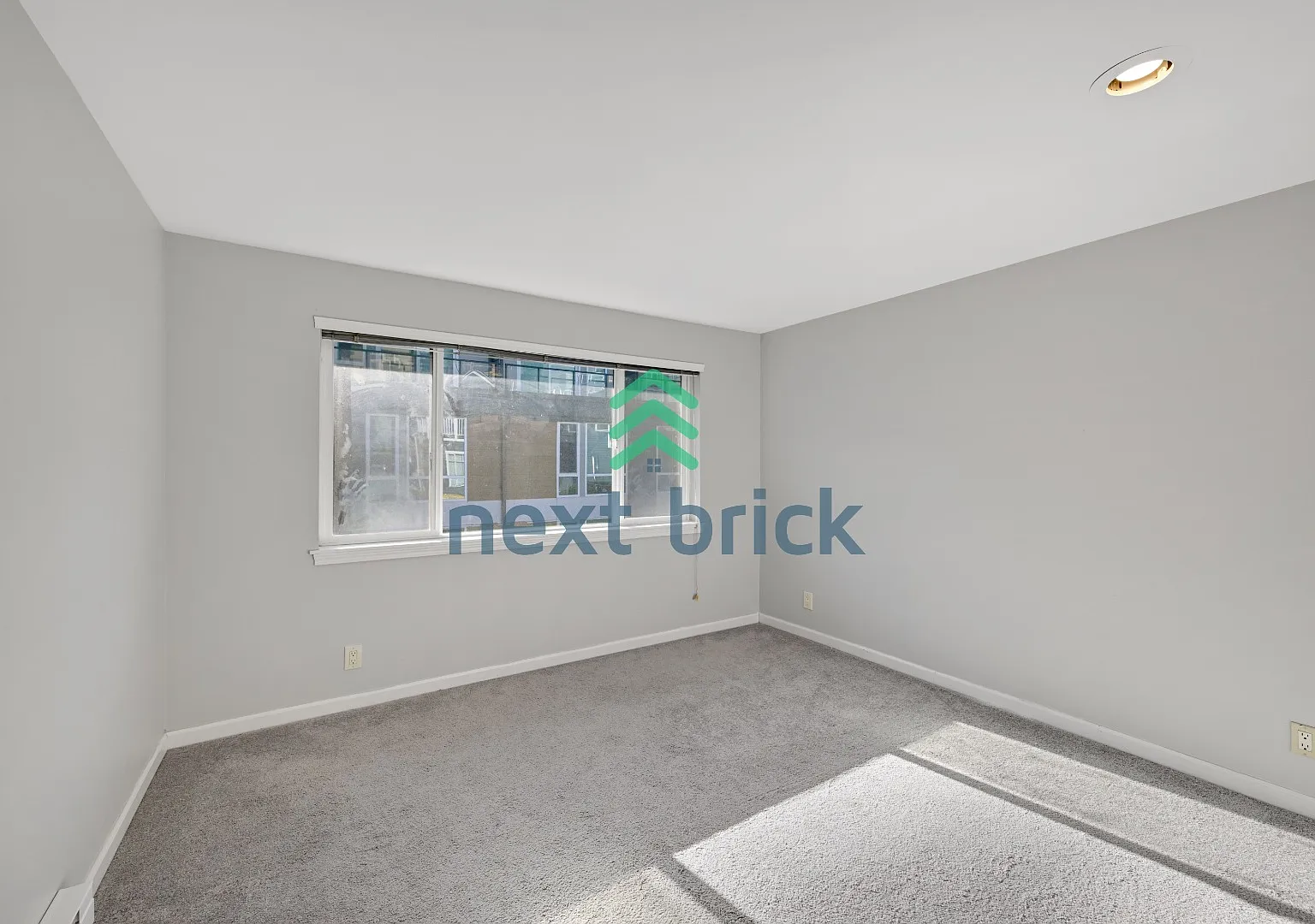 Welcome to this beautifully updated 2-bedroom, 1-bath apartment located in the heart of Queen Anne — Photo 3