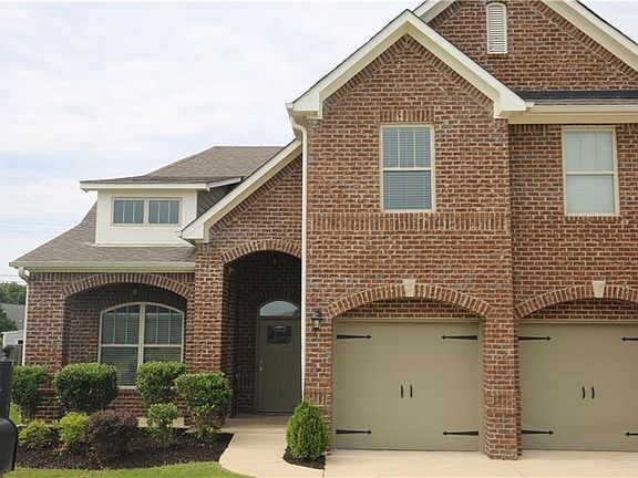 2nd image of 1414 Maxwell Cir