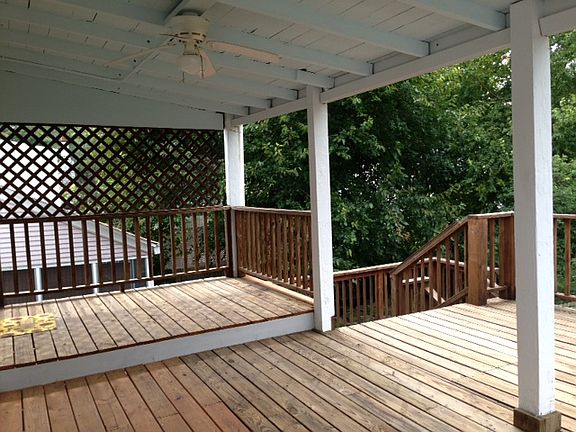 2nd image of 986 Goss Ave APT 2