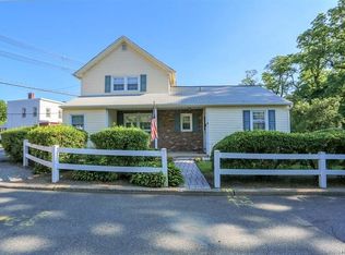 90 Main St, Garnerville, NY 10923