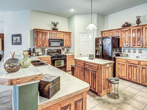 2nd image of 6909 Katherine Ct
