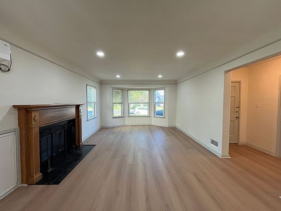 3rd image of 5123 Auckland Ave