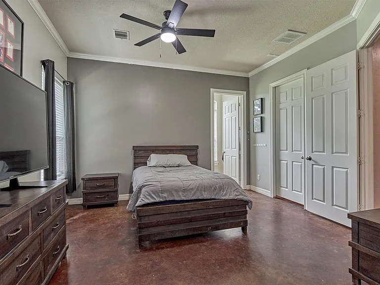 9102 Marshall Ct — Photo 47