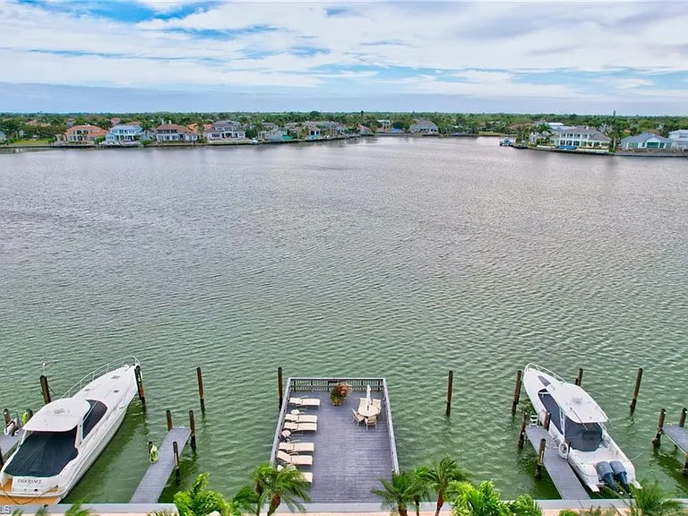 3500 Gulf Shore Blvd N #408 — Photo 33